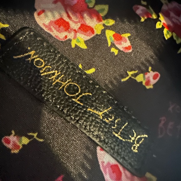 NWT Betsey Johnson Sugar Black Patent Faux Crowned Floral Skullcandy Crossbody - Picture 6 of 7